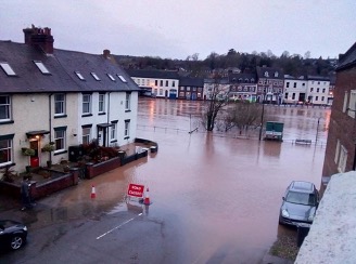 Bewdley flood with Road Closed sign